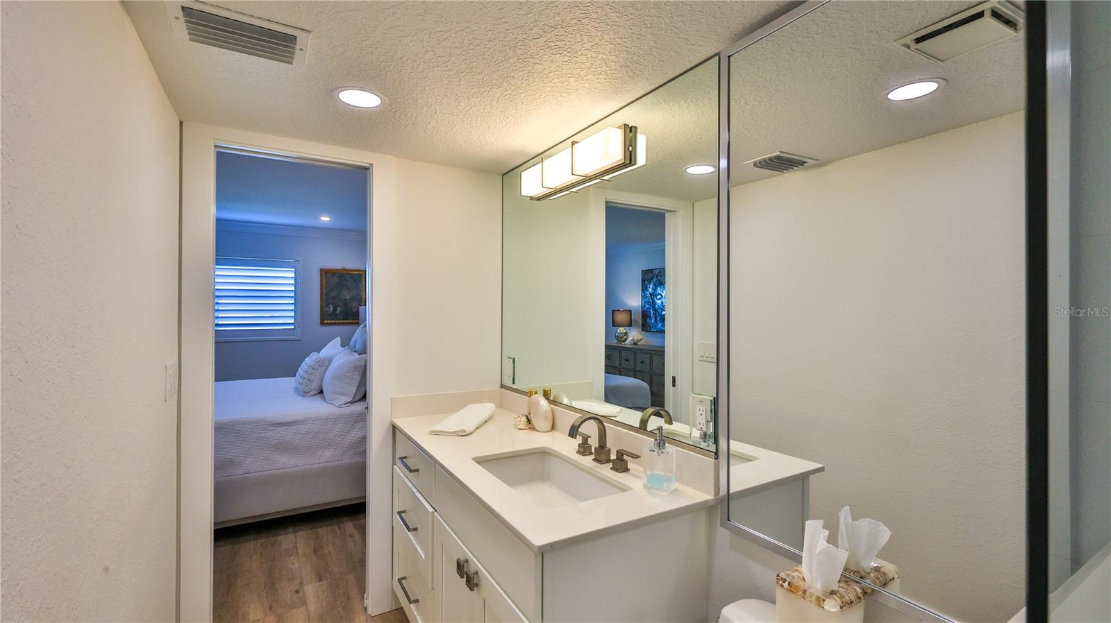 Image 24 of 55 For 101 Riverside Drive 7070