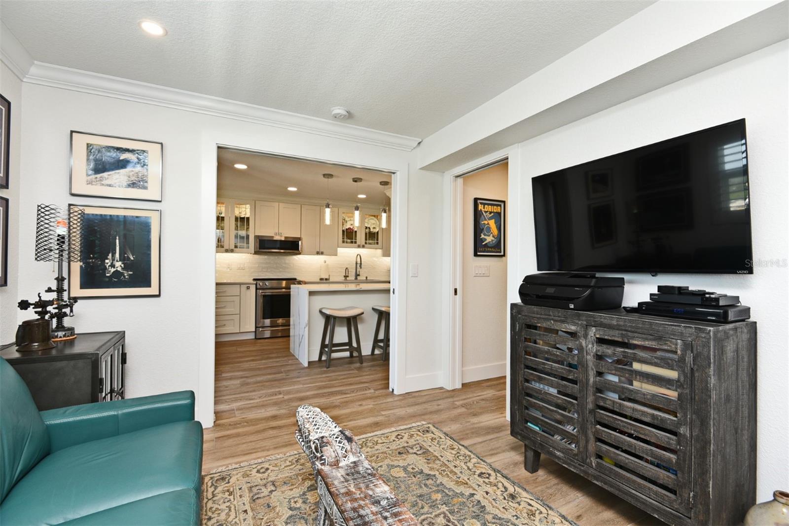 Image 25 of 55 For 101 Riverside Drive 7070