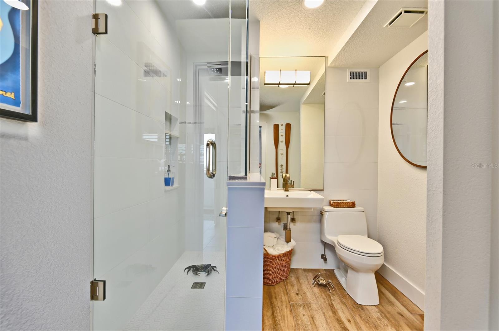 Image 27 of 55 For 101 Riverside Drive 7070