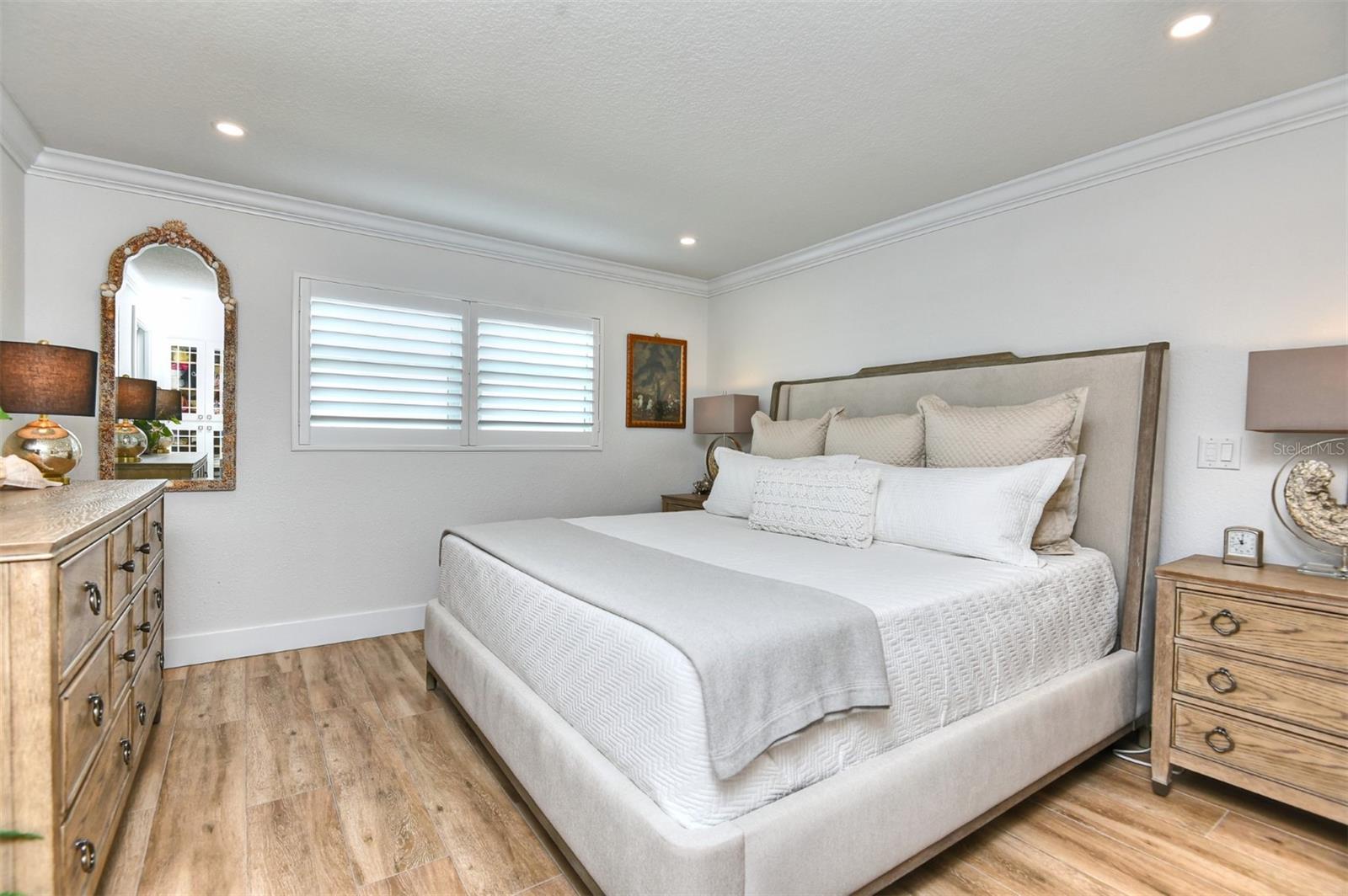 Image 29 of 55 For 101 Riverside Drive 7070