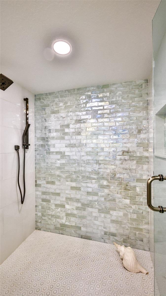 Image 3 of 55 For 101 Riverside Drive 7070