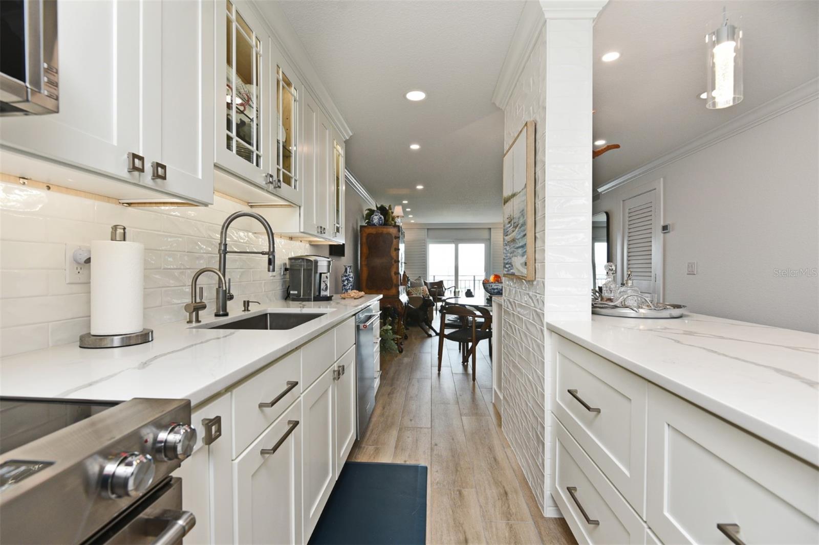 Image 37 of 55 For 101 Riverside Drive 7070