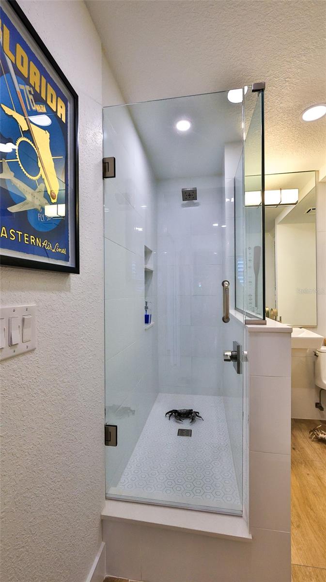 Image 8 of 55 For 101 Riverside Drive 7070