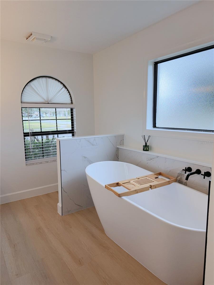 Image 21 of 30 For 2809 Gulf Winds Court