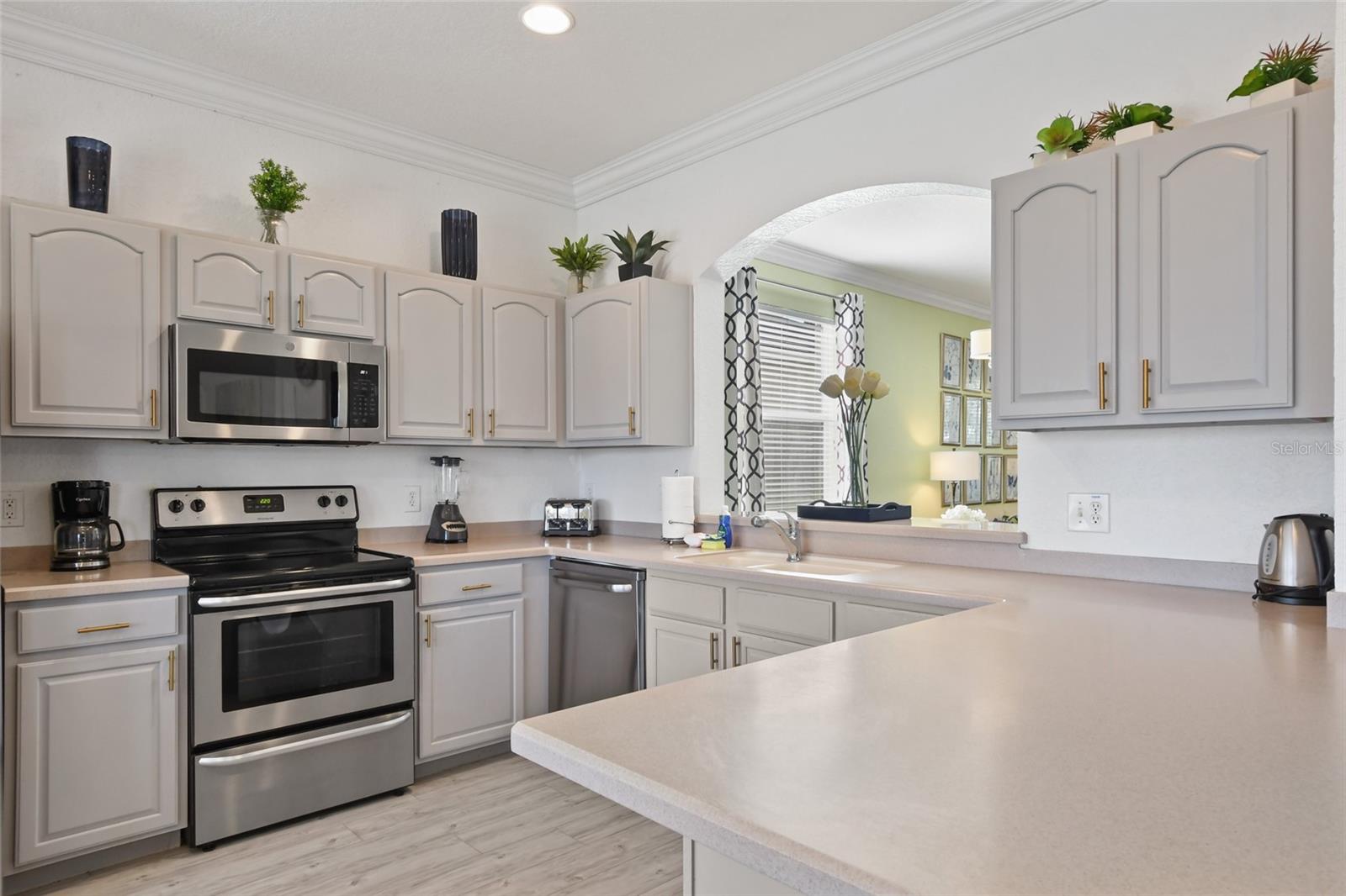 Image 21 of 56 For 7793 Basnett Circle