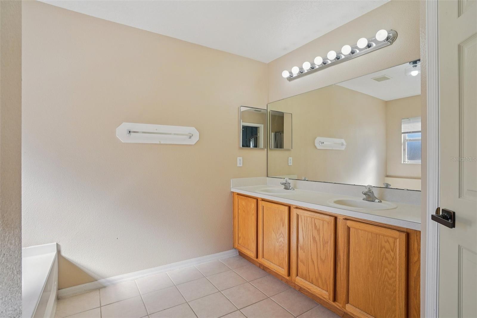 Image 10 of 32 For 739 Sterling Spring Road