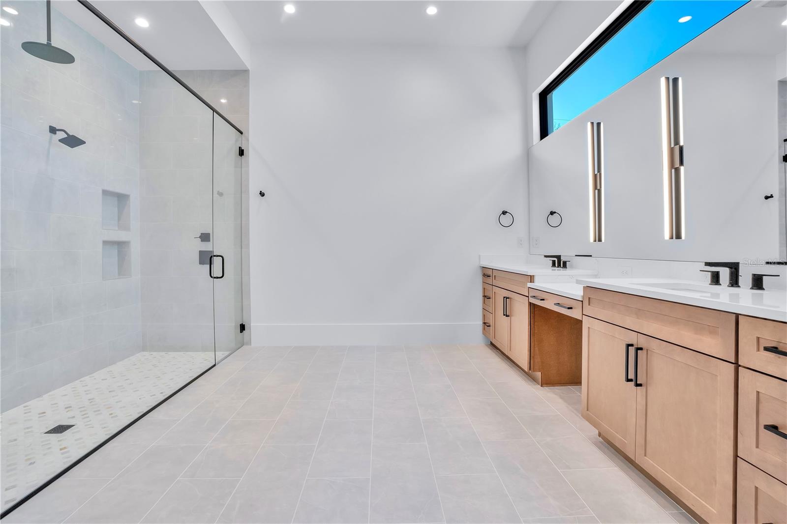 Image 29 of 63 For 9126 Sheen Sound Street