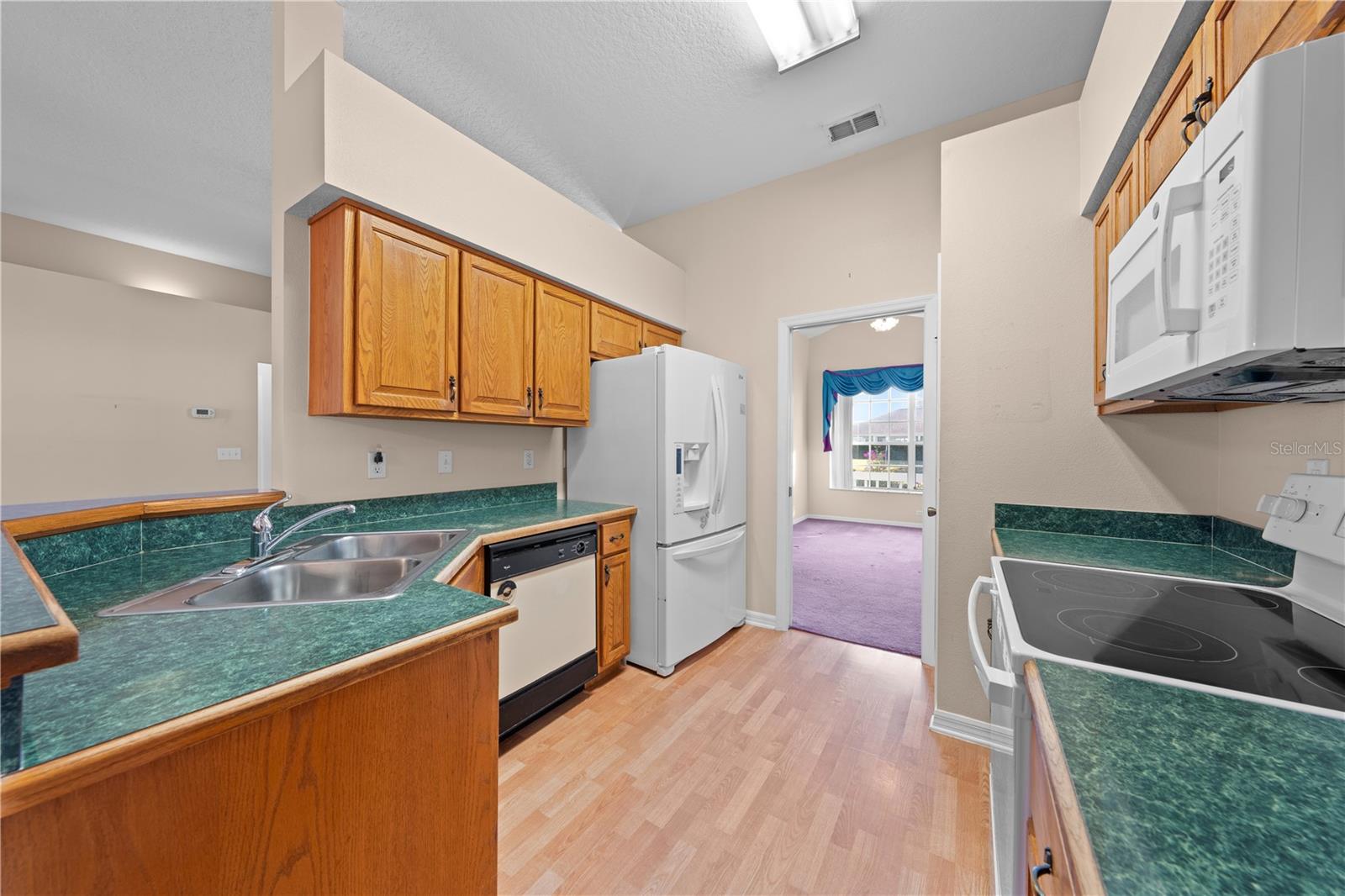 Image 21 of 54 For 1902 Ashley Oaks Court