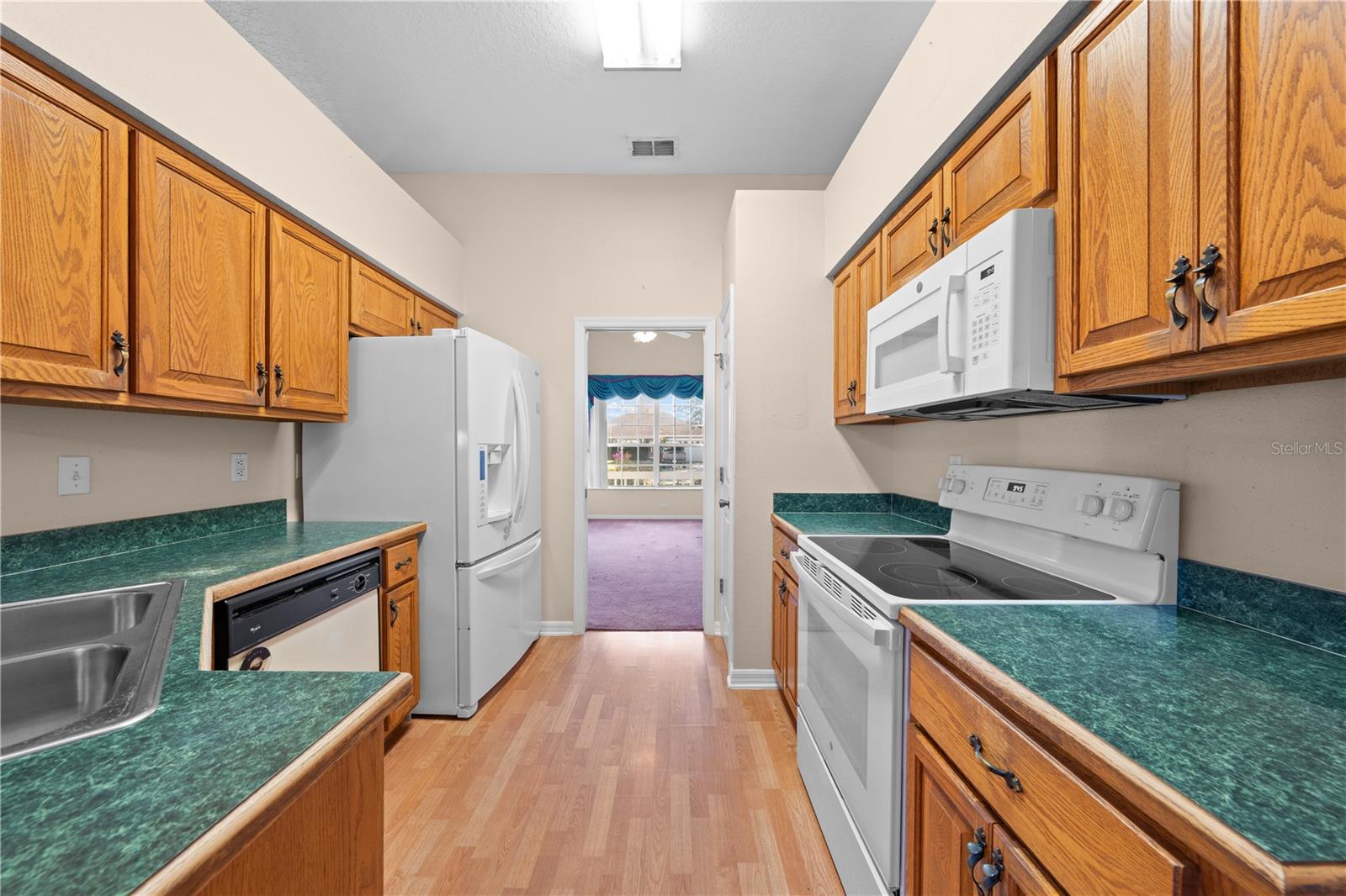 Image 22 of 54 For 1902 Ashley Oaks Court