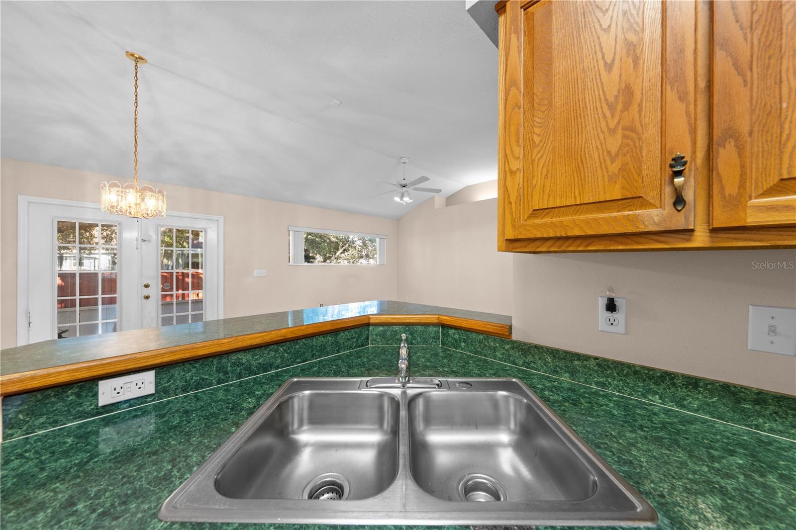 Image 24 of 54 For 1902 Ashley Oaks Court