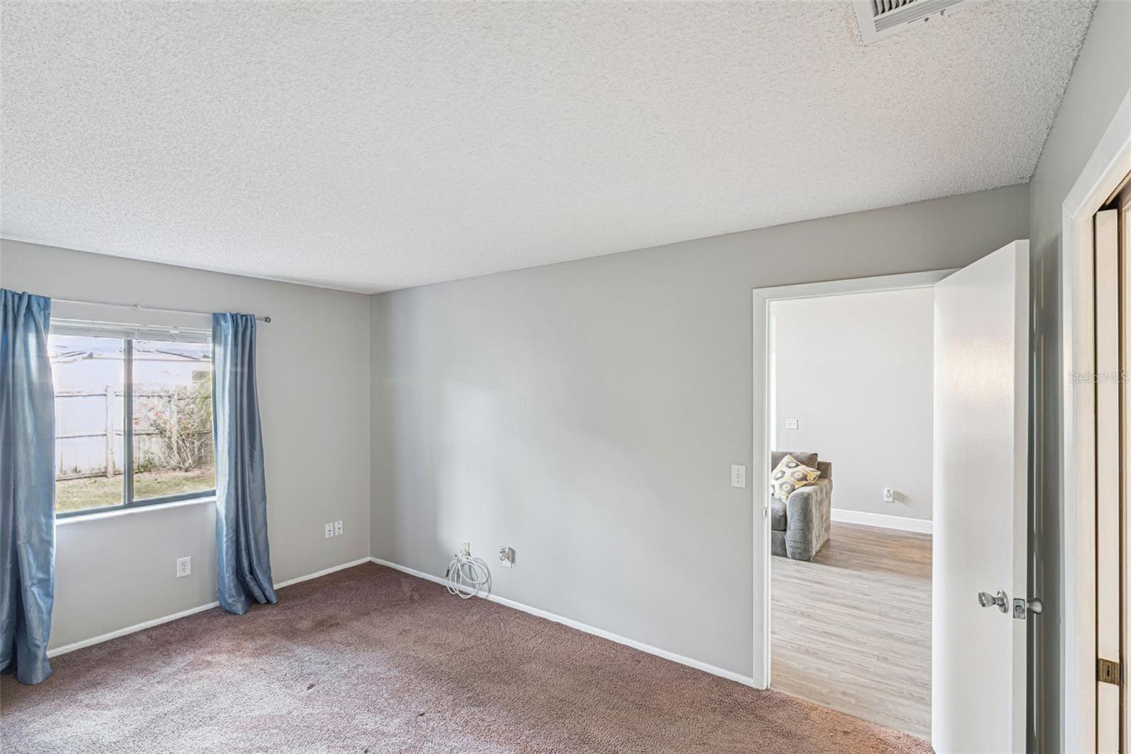 Image 31 of 55 For 154 Chicago Woods Circle