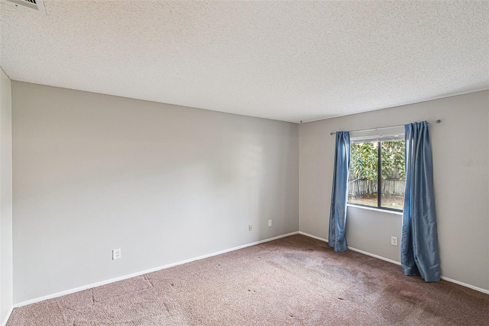 Image 32 of 55 For 154 Chicago Woods Circle