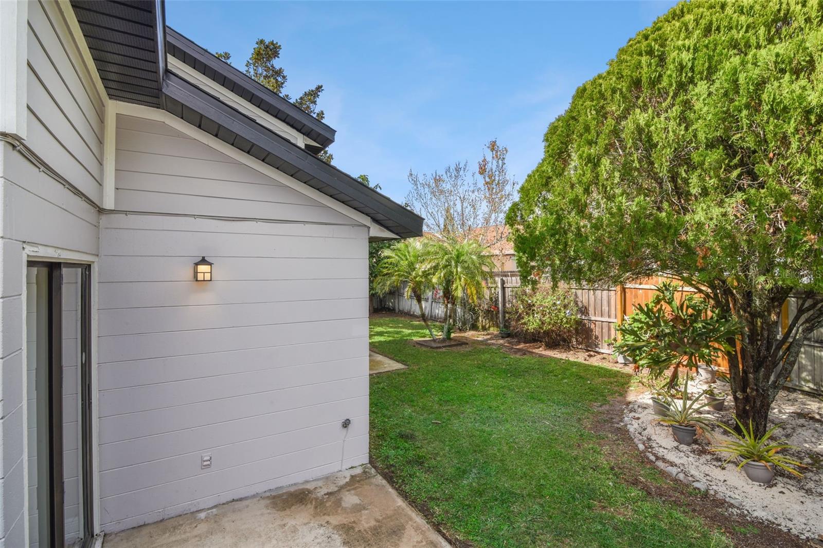 Image 39 of 55 For 154 Chicago Woods Circle