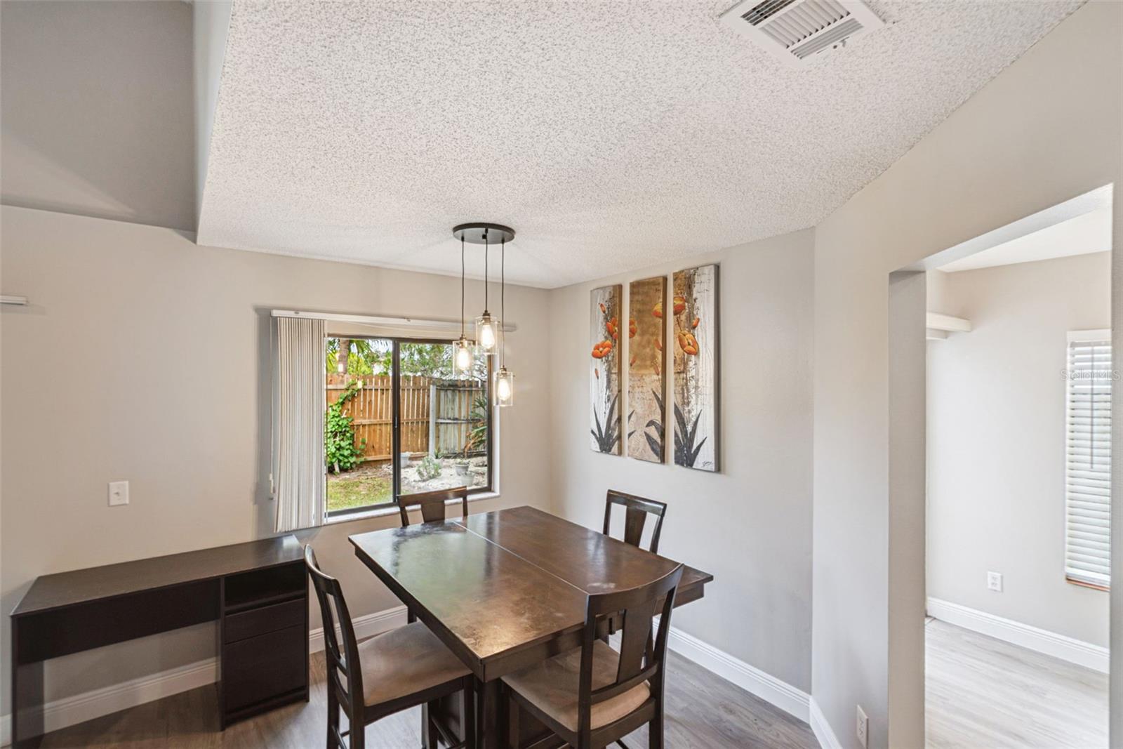 Image 4 of 55 For 154 Chicago Woods Circle