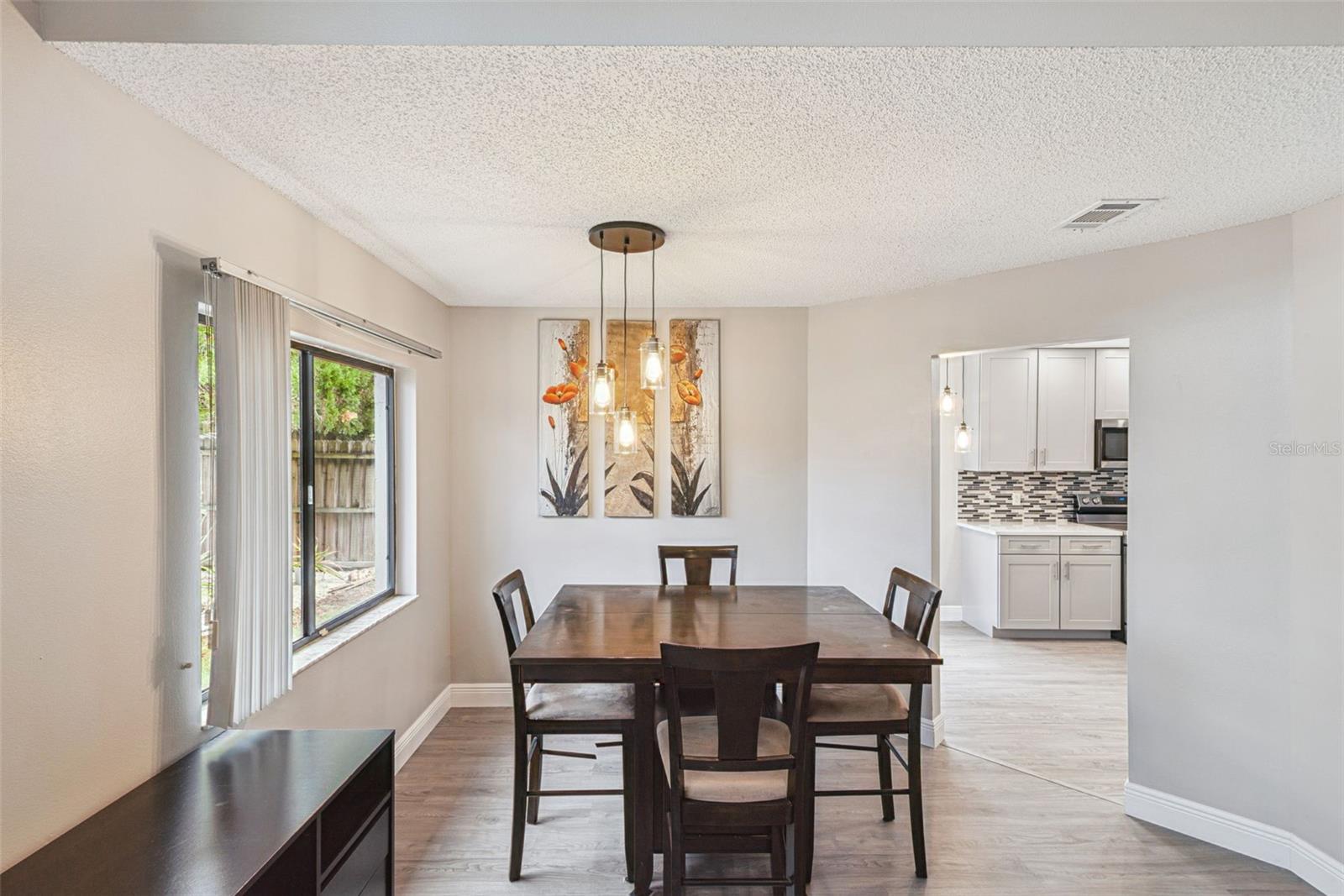 Image 5 of 55 For 154 Chicago Woods Circle