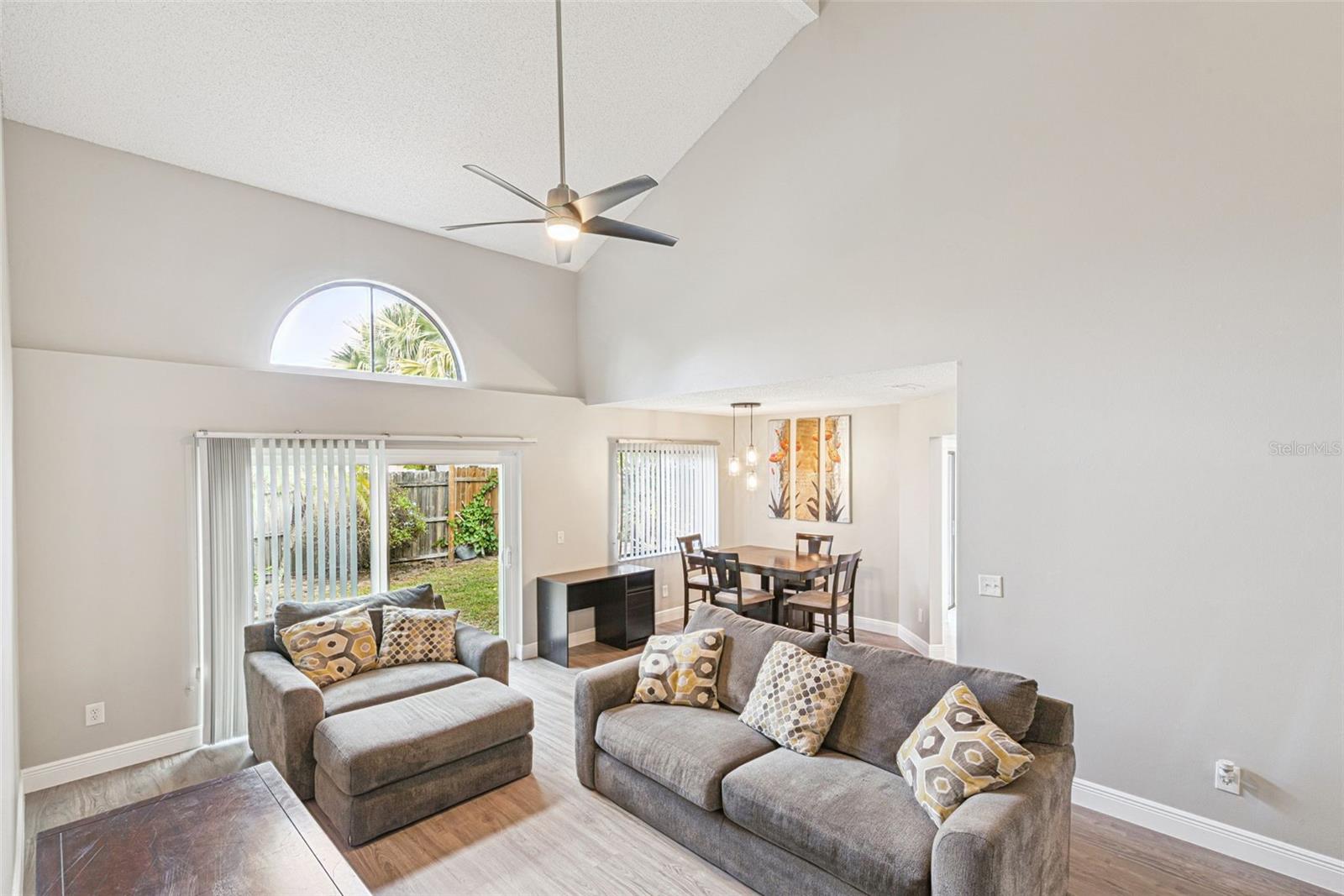 Image 9 of 55 For 154 Chicago Woods Circle