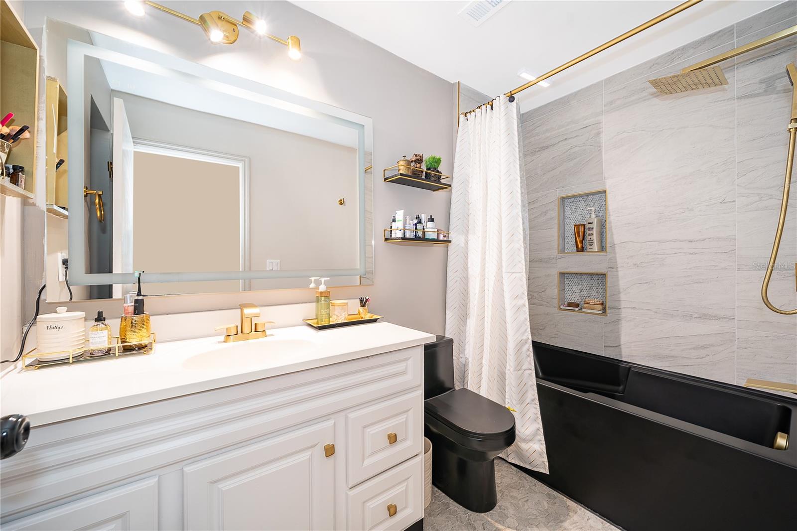 Image 16 of 33 For 2550 Alafaya Trail 10211