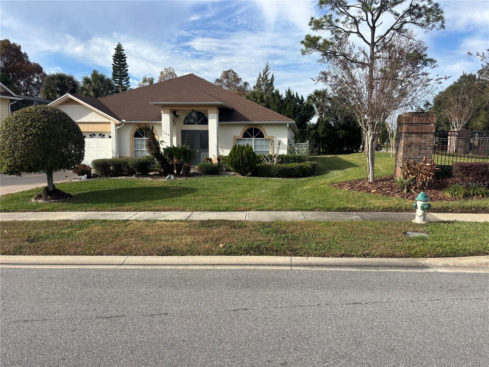 Image 2 of 13 For 700 River Boat Circle