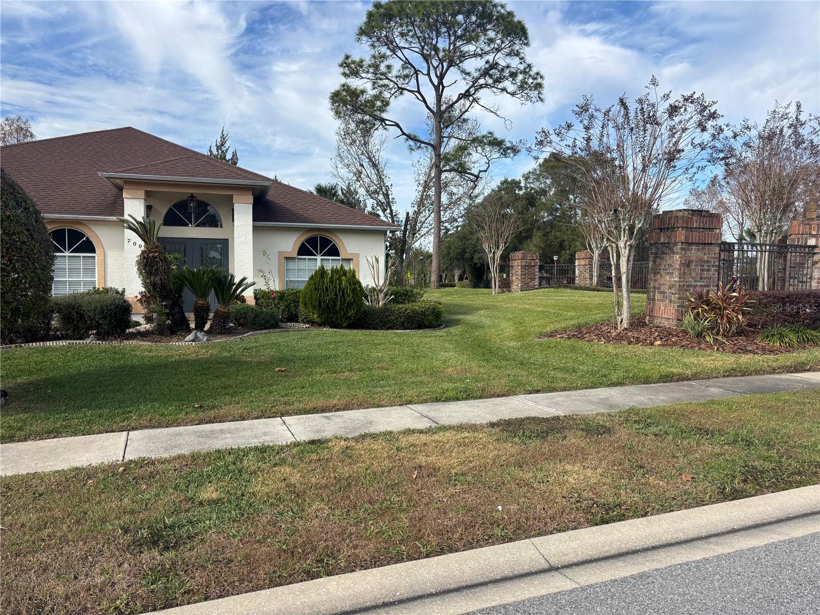 Image 3 of 13 For 700 River Boat Circle