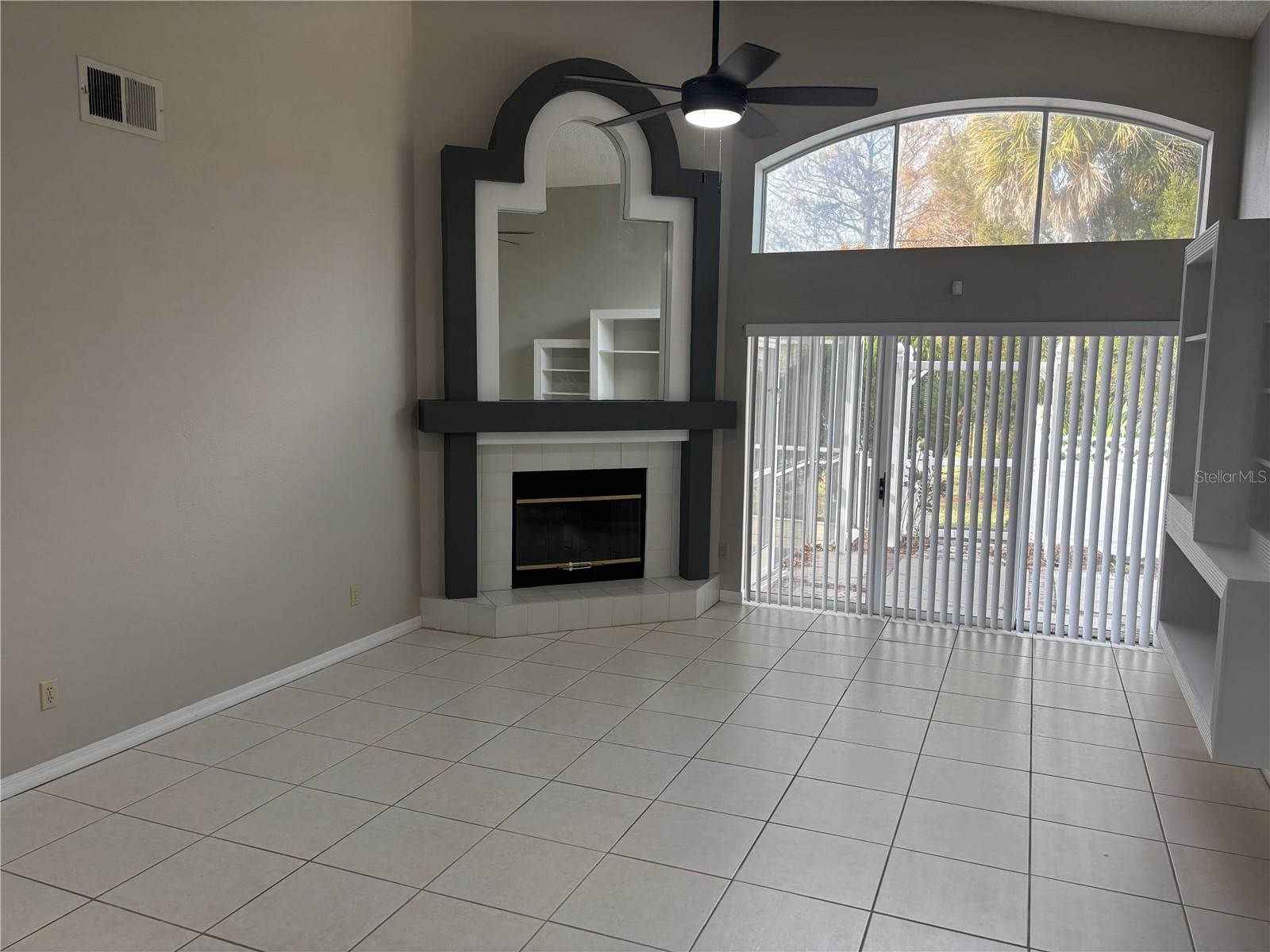 Image 6 of 13 For 700 River Boat Circle