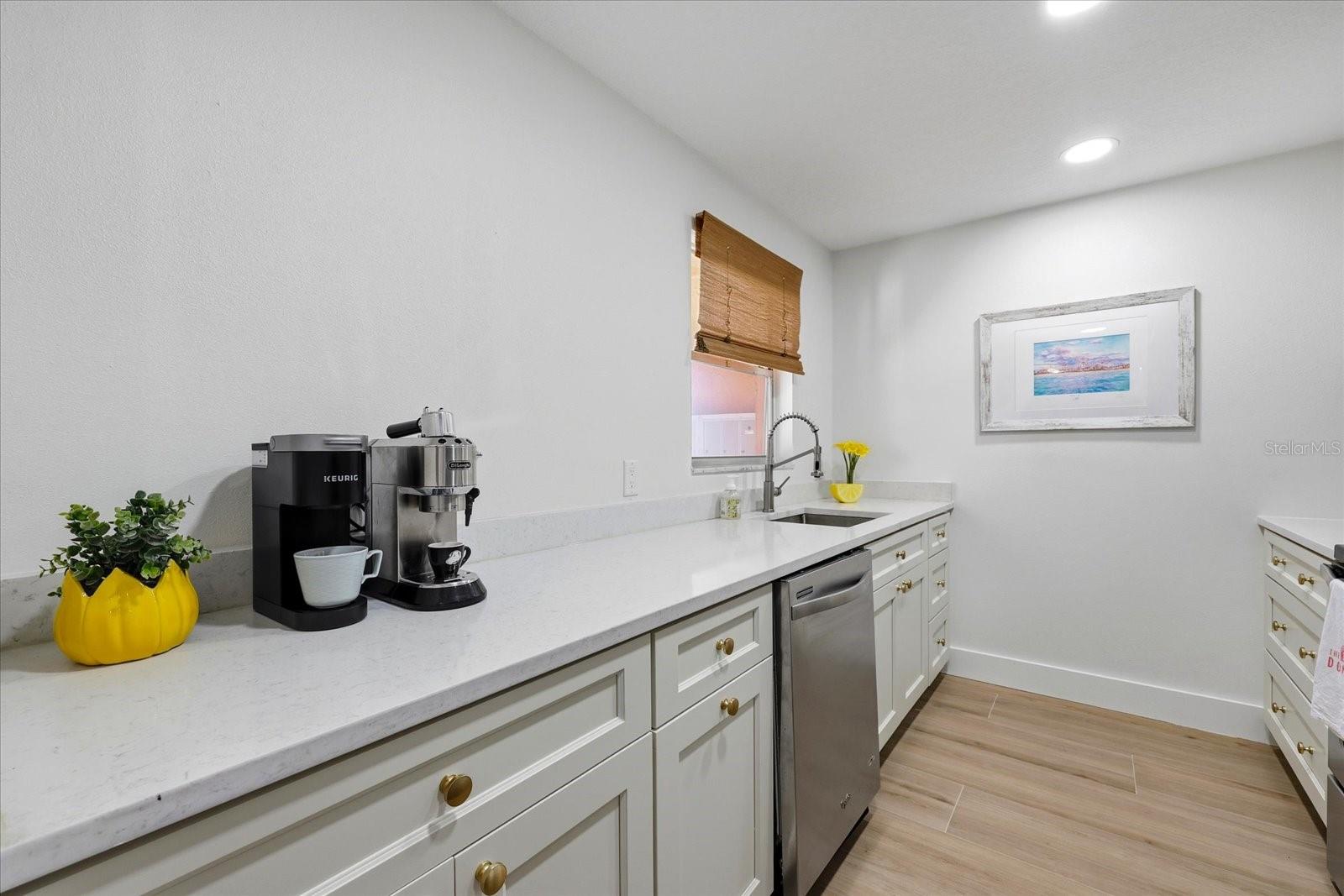 Image 17 of 42 For 3575 Gulf Boulevard 105