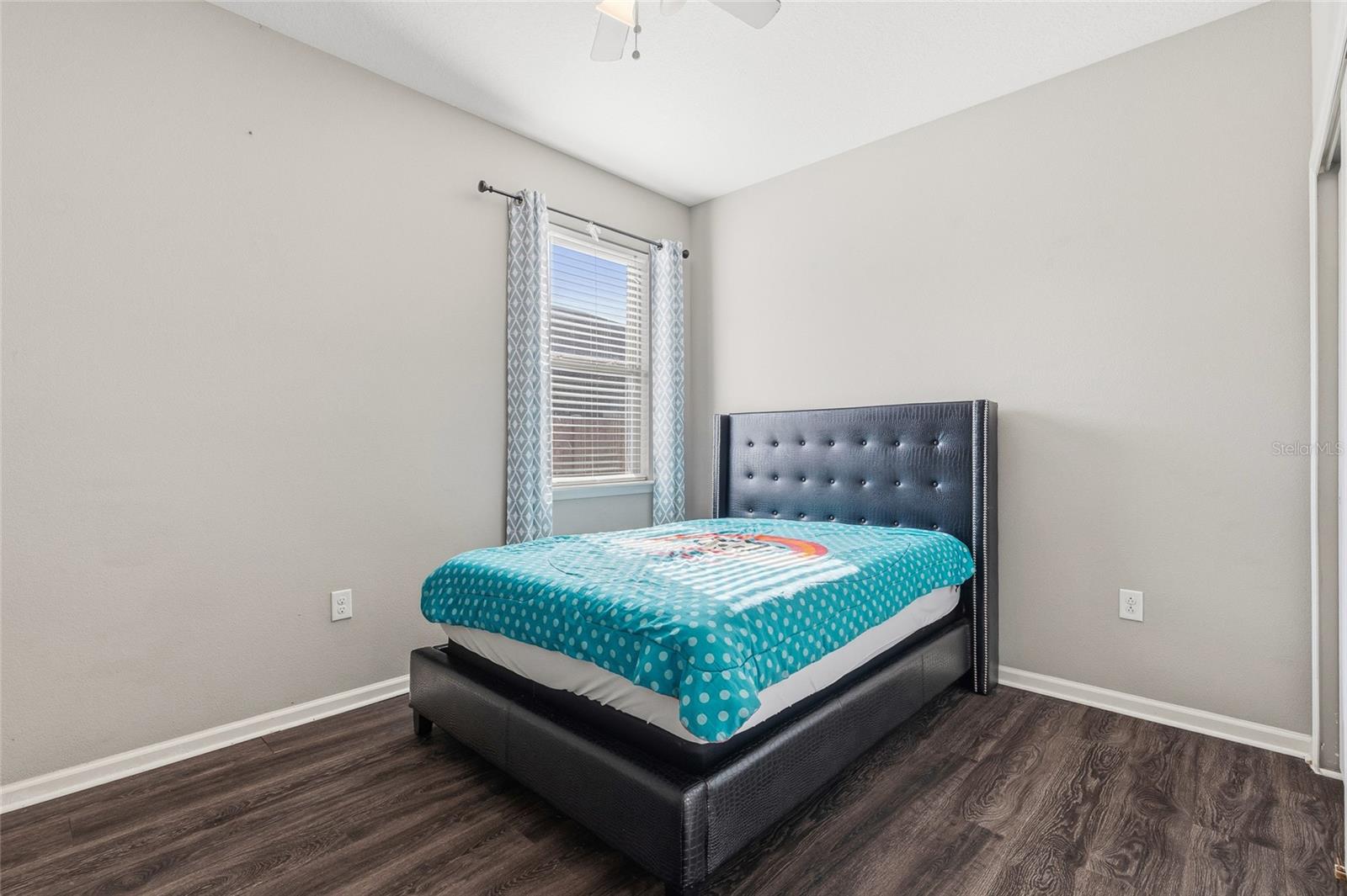 Image 16 of 42 For 453 Tuscany Chase Drive