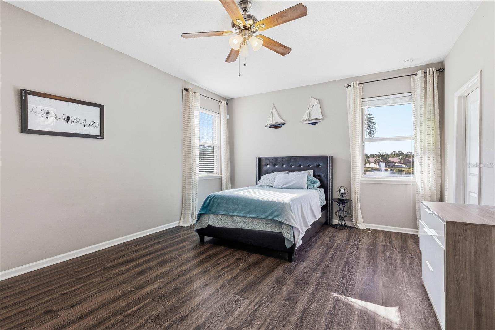 Image 23 of 42 For 453 Tuscany Chase Drive