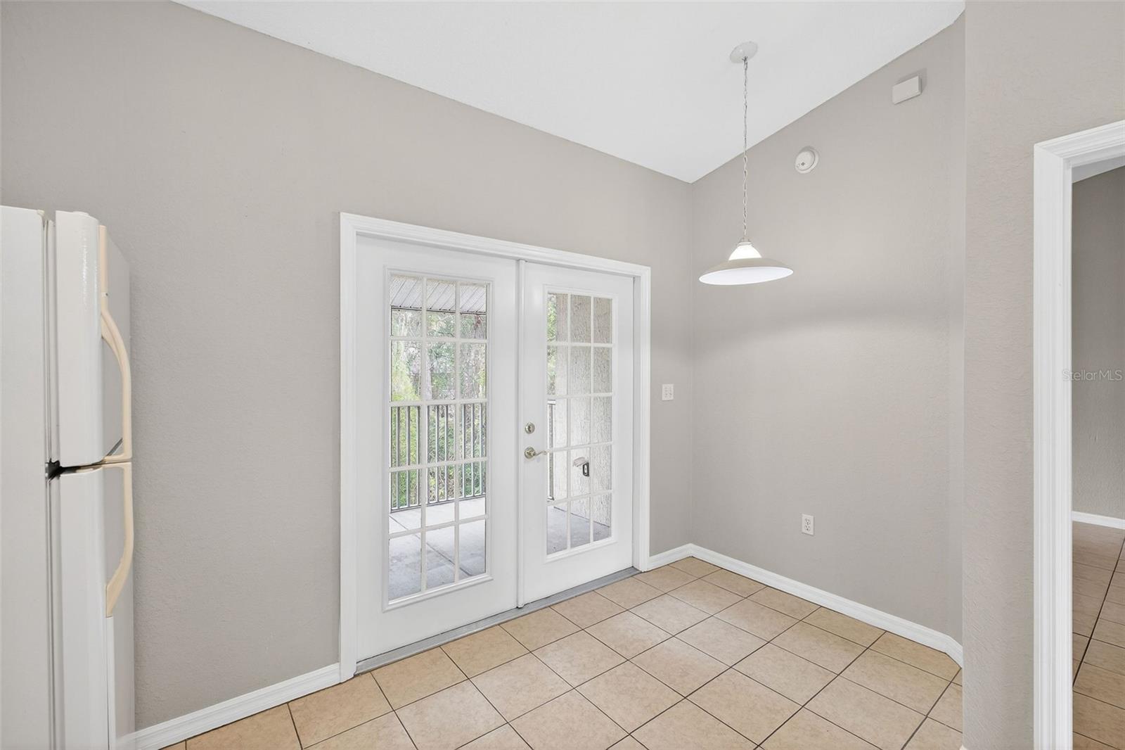 Image 11 of 21 For 145 Reserve Circle 201