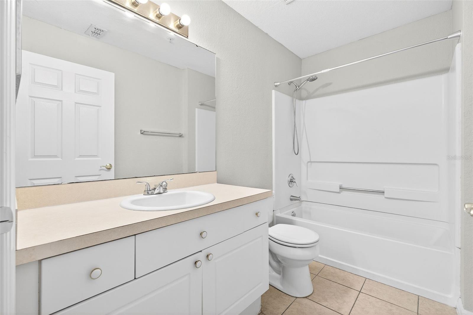 Image 15 of 21 For 145 Reserve Circle 201