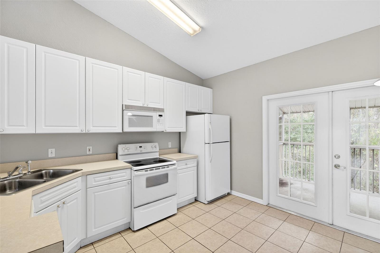 Image 3 of 21 For 145 Reserve Circle 201