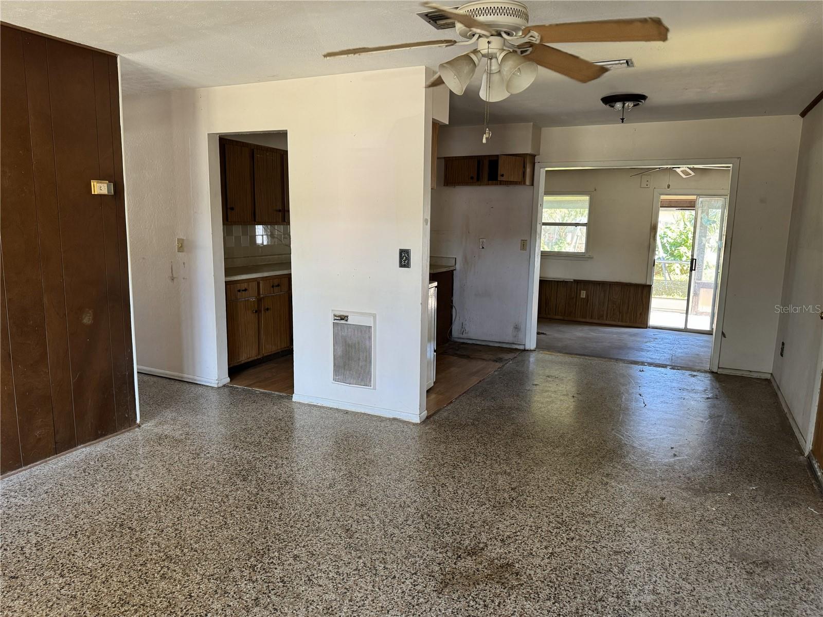 Image 5 of 32 For 1457 Montego Lane