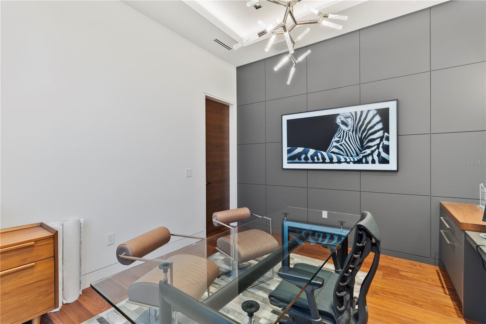 Image 25 of 52 For 1221 Richmond Road