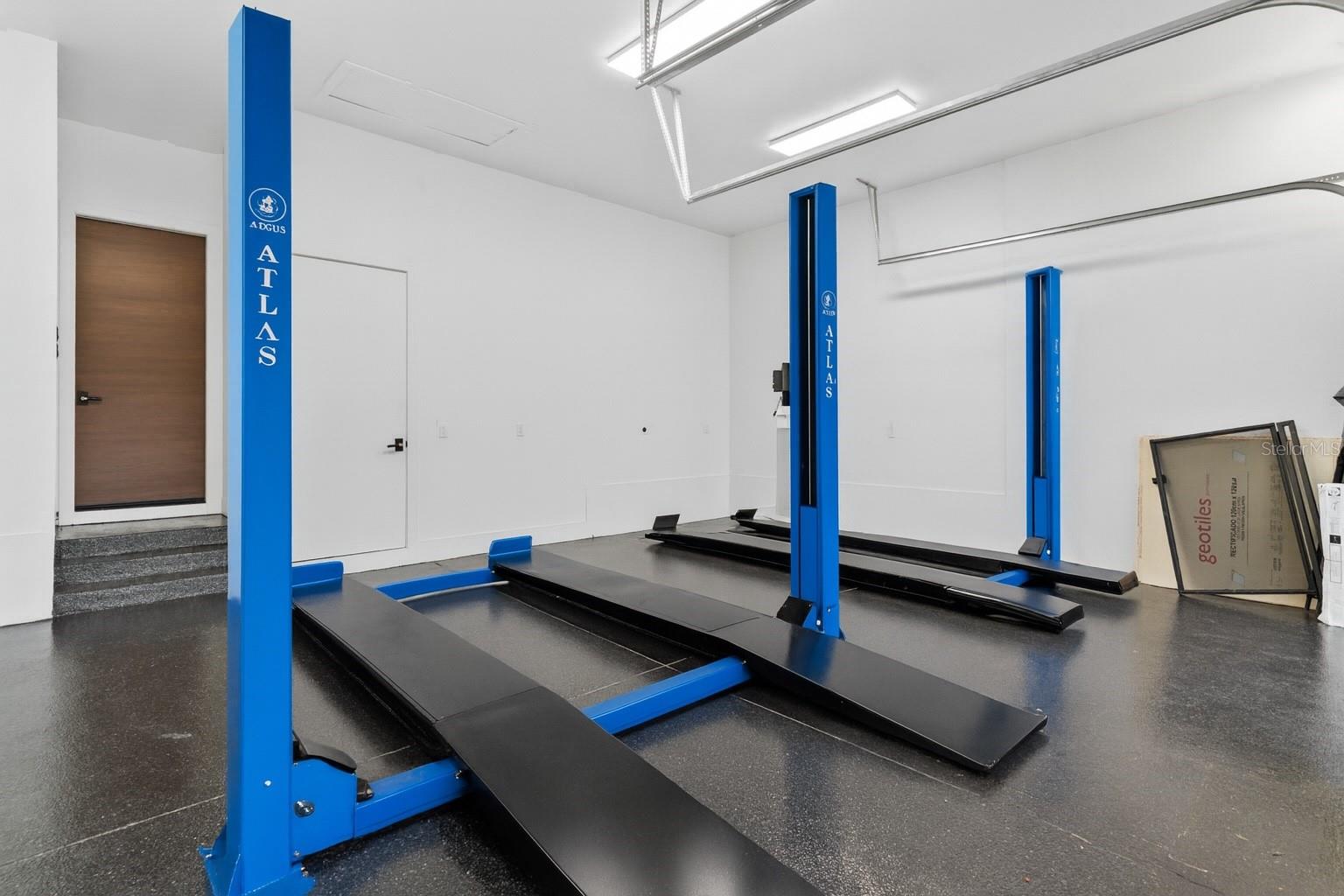 Image 43 of 52 For 1221 Richmond Road