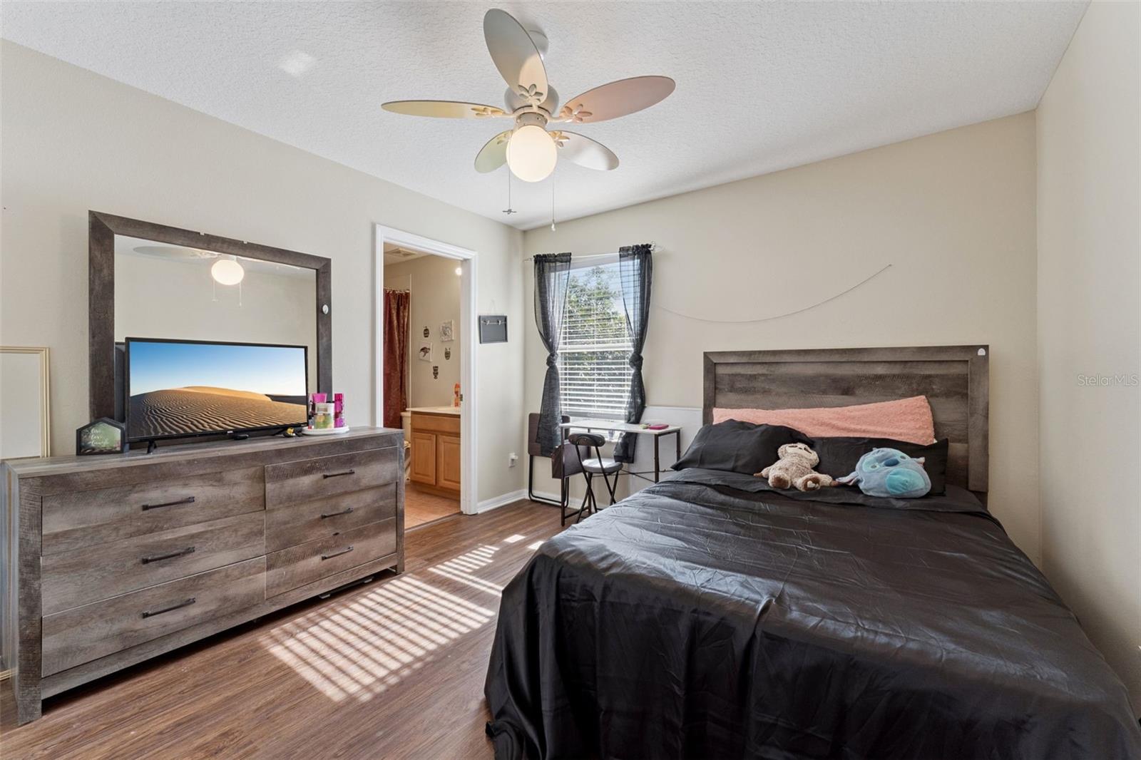 Image 22 of 48 For 566 Palio Court