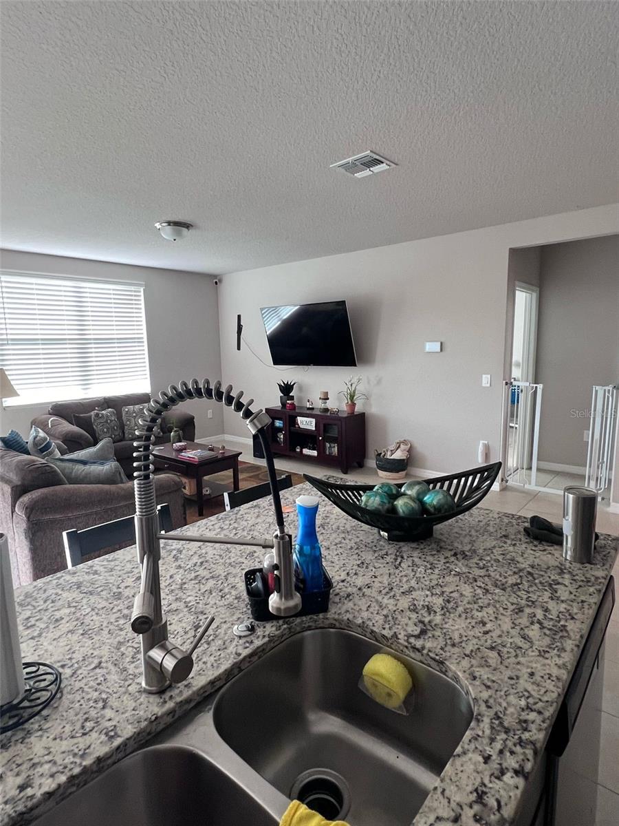 Image 4 of 22 For 364 Guadlupe Street