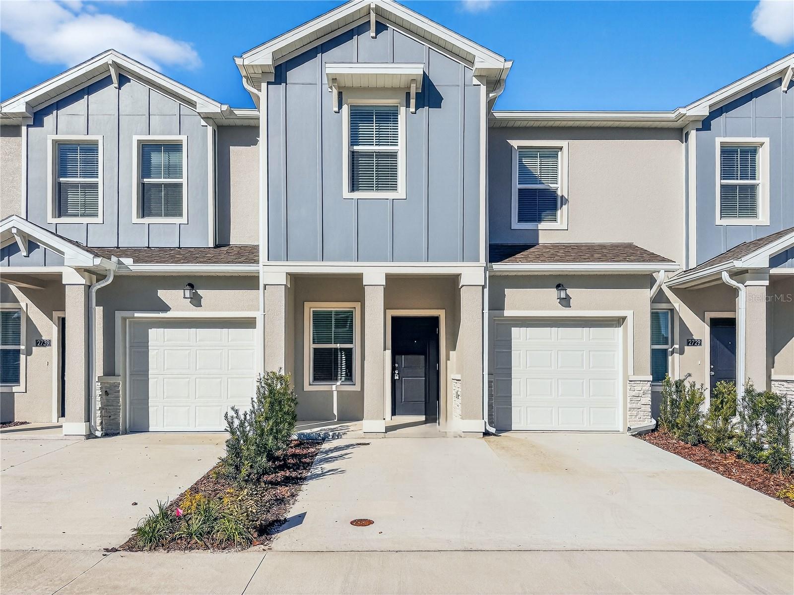 Image 2 of 33 For 2735 Skyline Loop