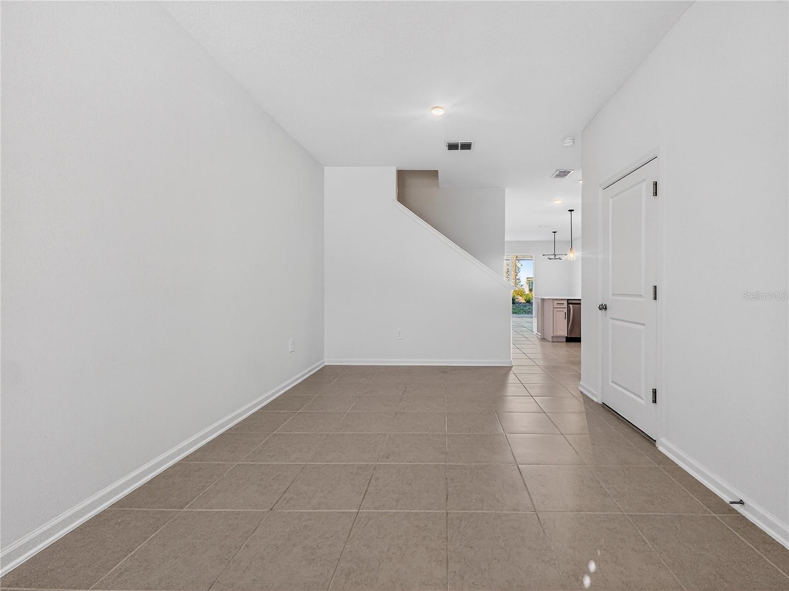 Image 4 of 33 For 2735 Skyline Loop