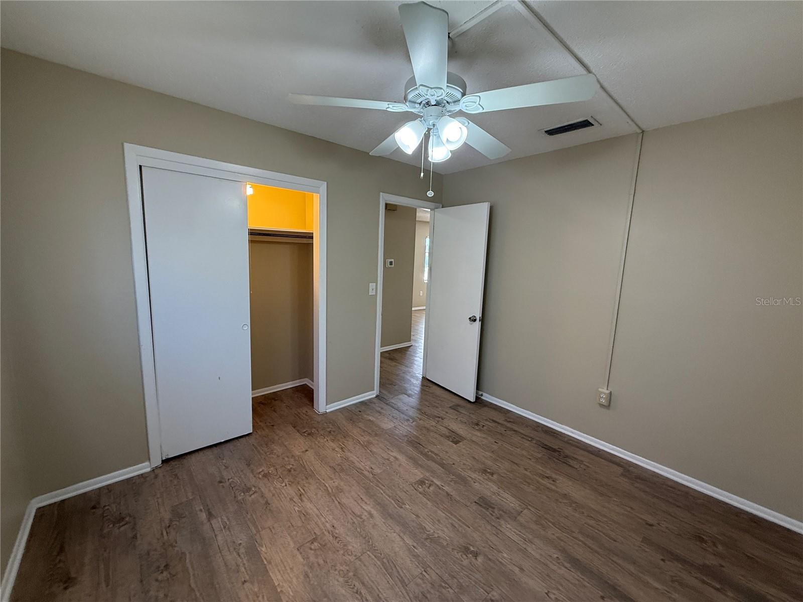 Image 13 of 23 For 3218 Oxford Drive W