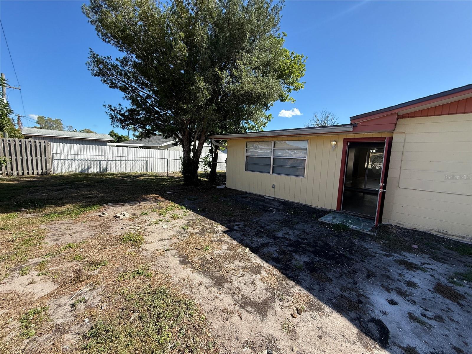 Image 19 of 23 For 3218 Oxford Drive W