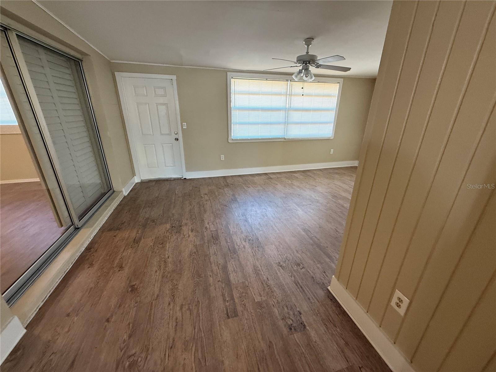 Image 7 of 23 For 3218 Oxford Drive W