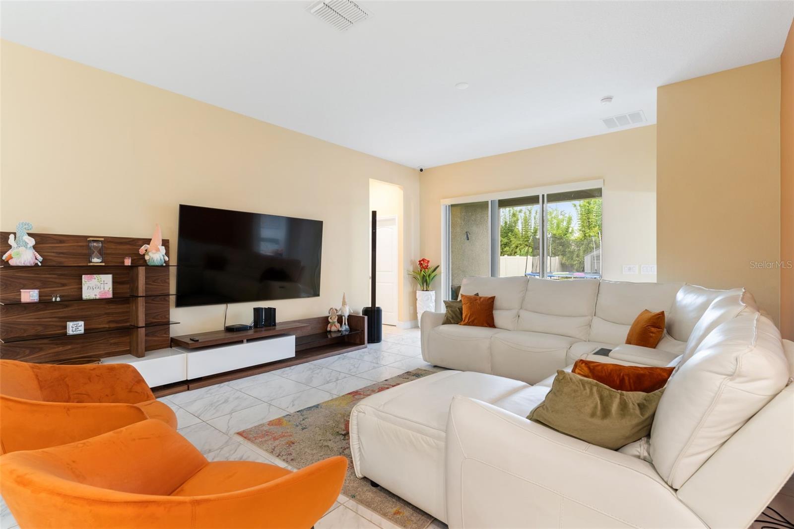 Image 18 of 44 For 5371 Jubiloso Drive