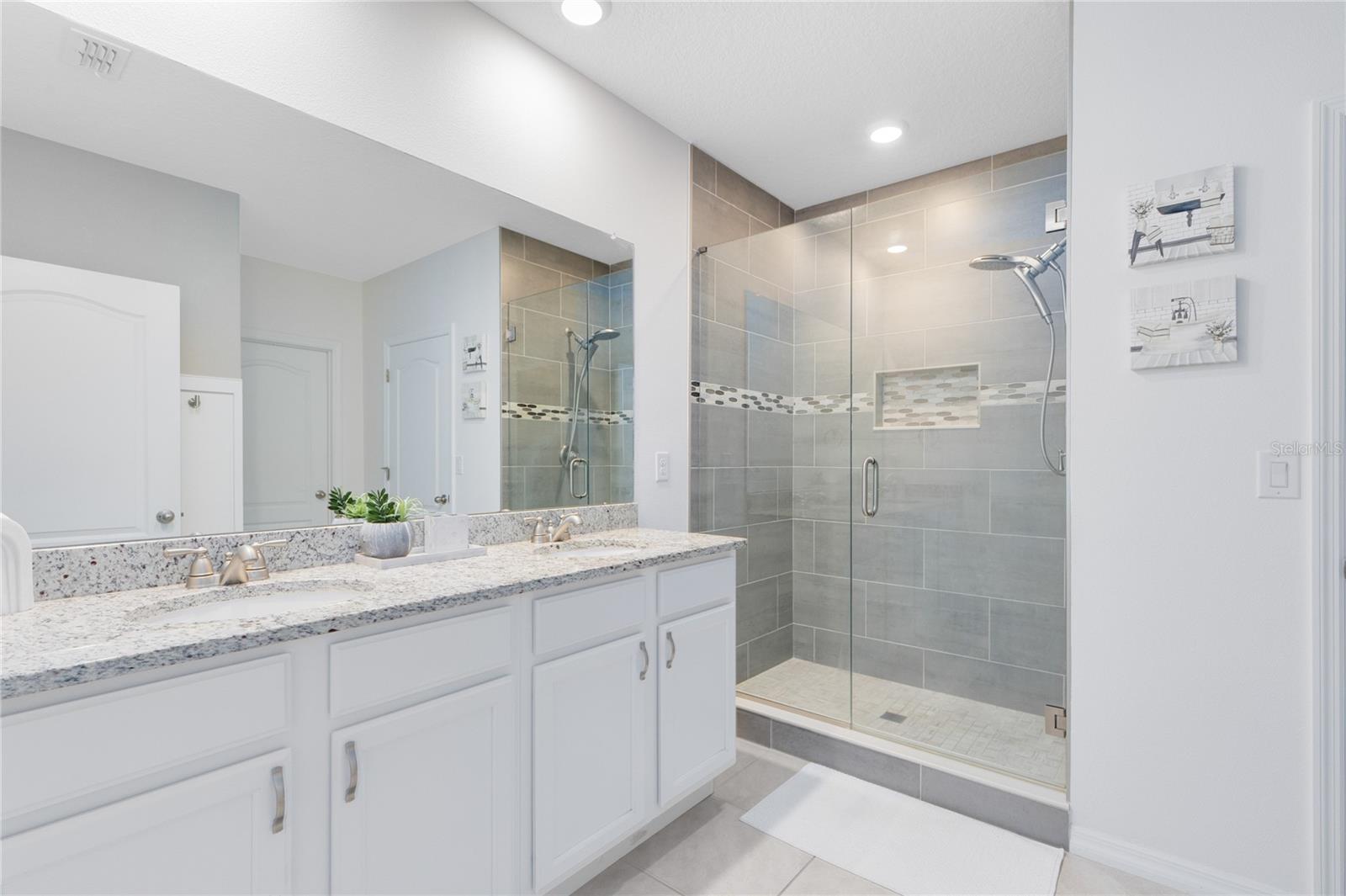 Image 12 of 30 For 1600 Spray Terrace