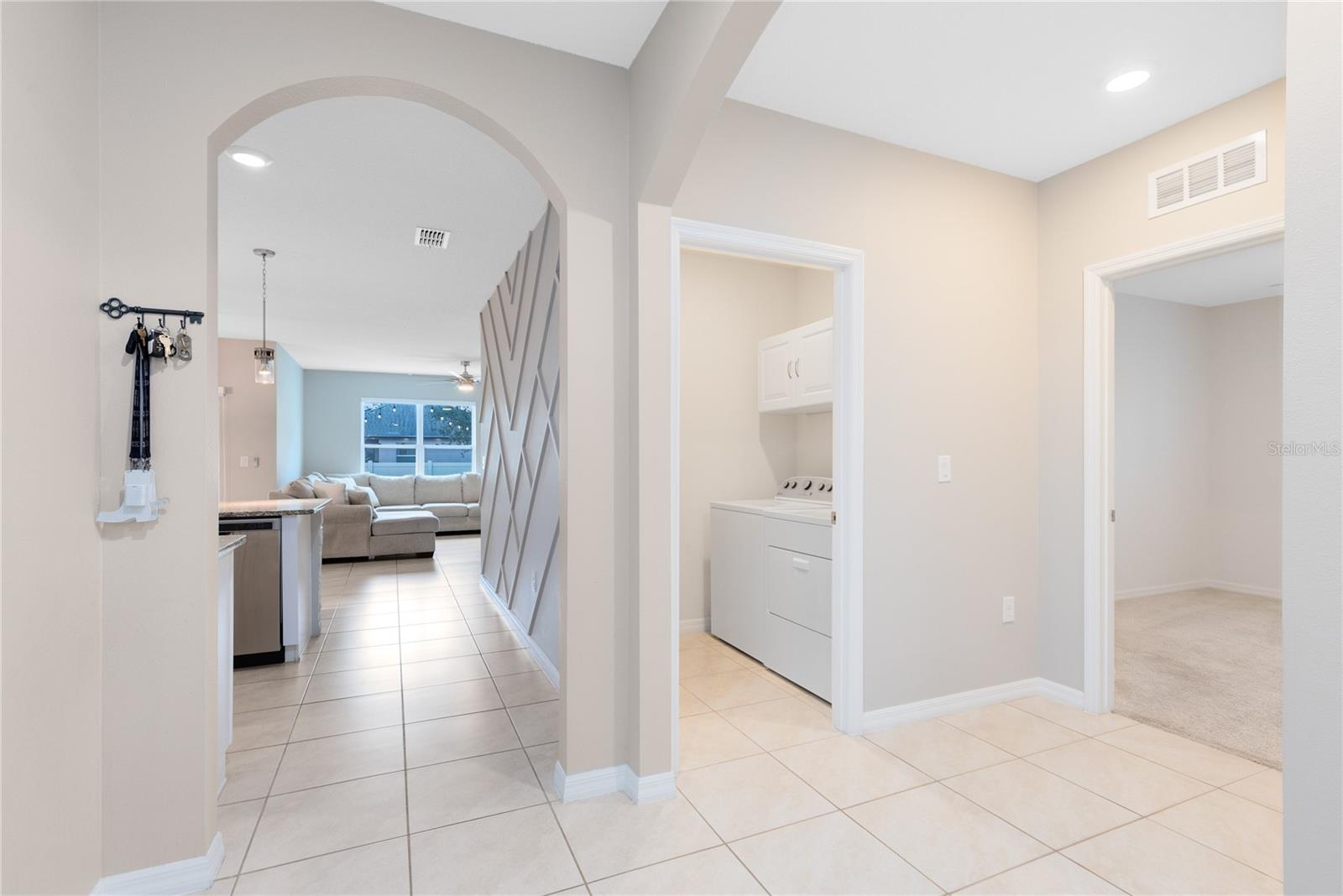 Image 17 of 30 For 1600 Spray Terrace