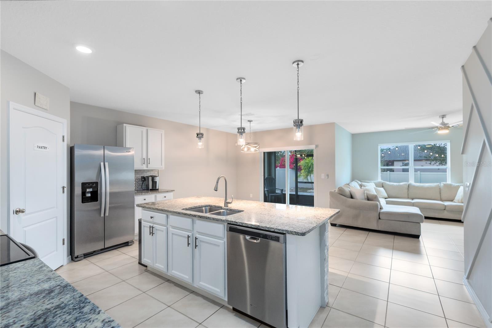 Image 5 of 30 For 1600 Spray Terrace