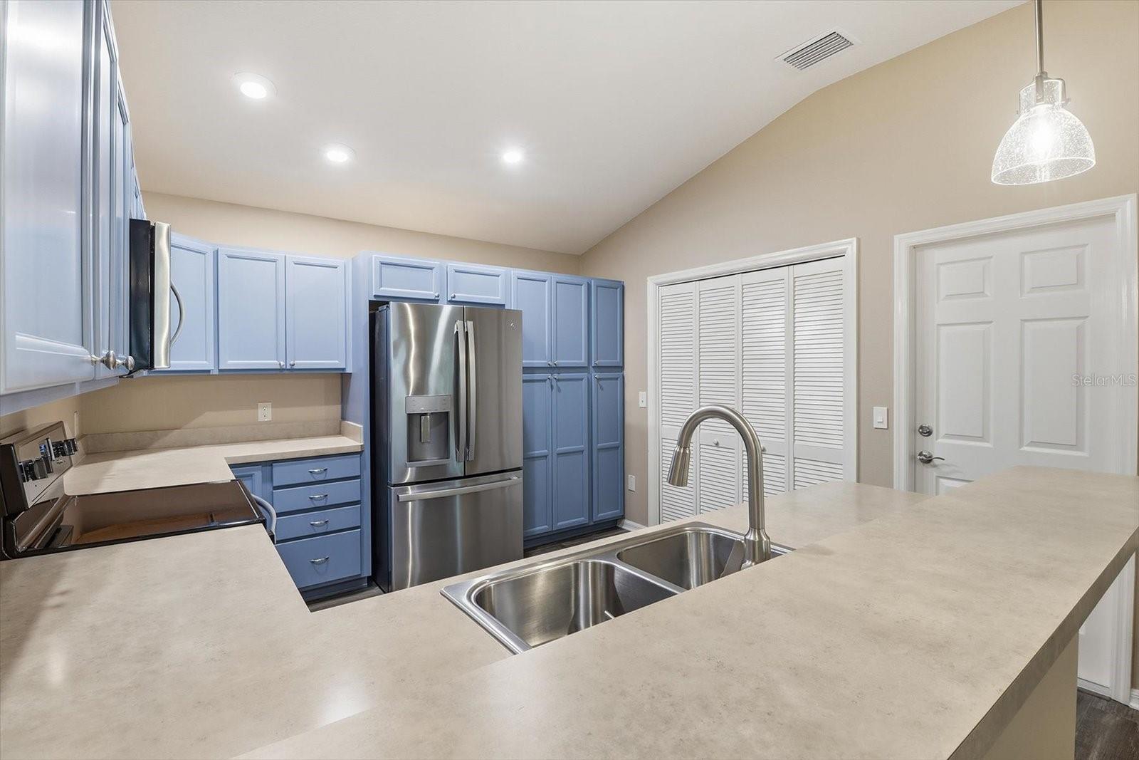 Image 15 of 44 For 5694 Moon Flower Place