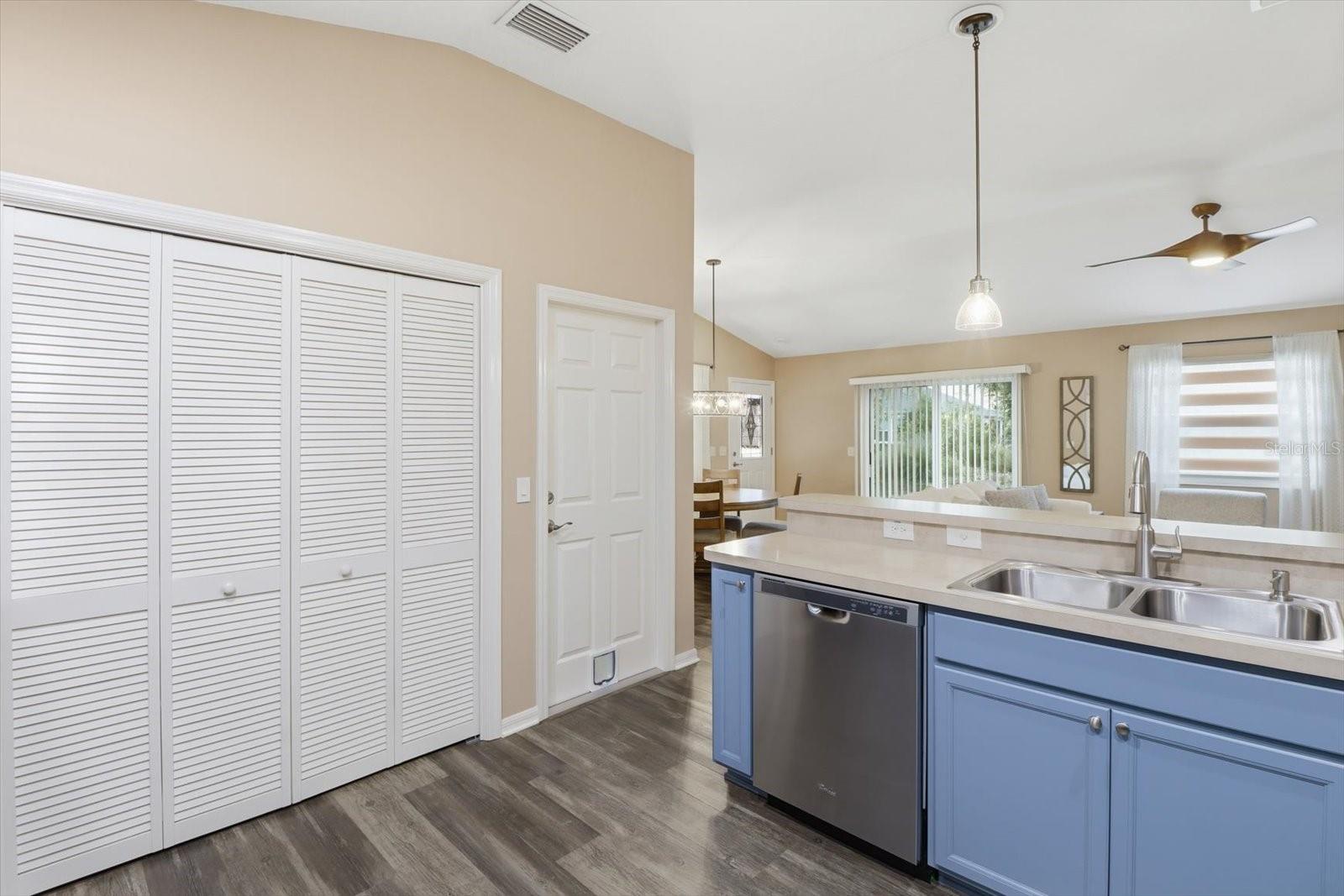 Image 19 of 44 For 5694 Moon Flower Place