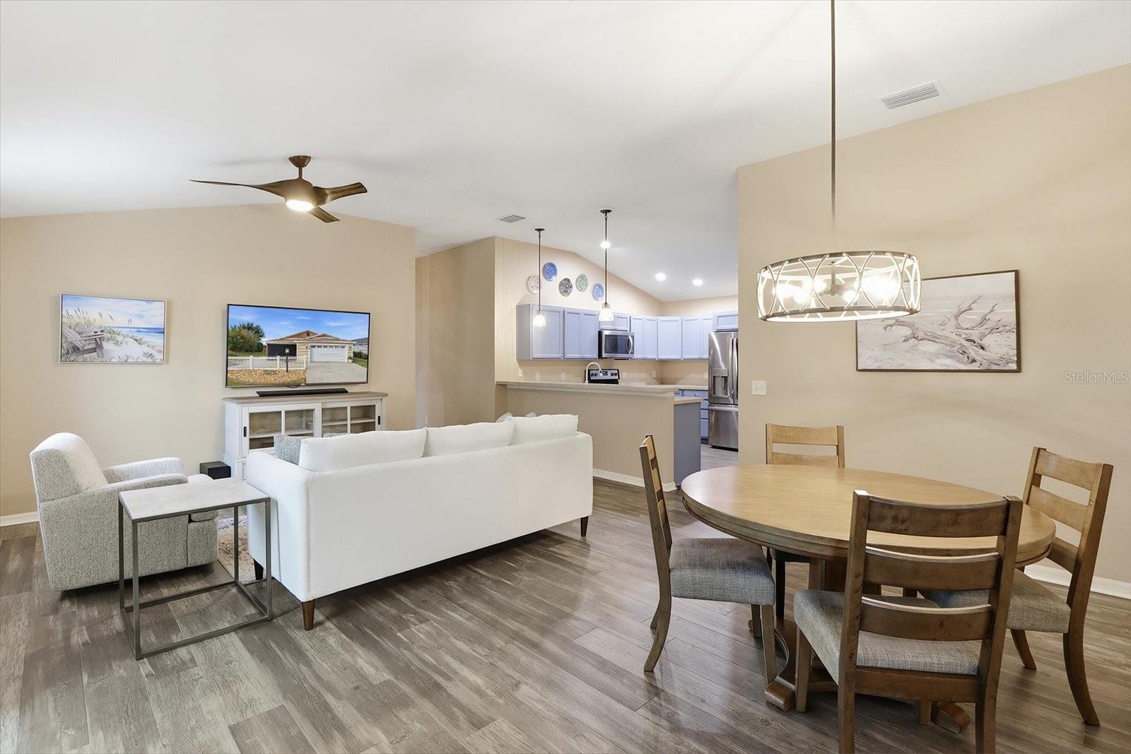 Image 5 of 44 For 5694 Moon Flower Place