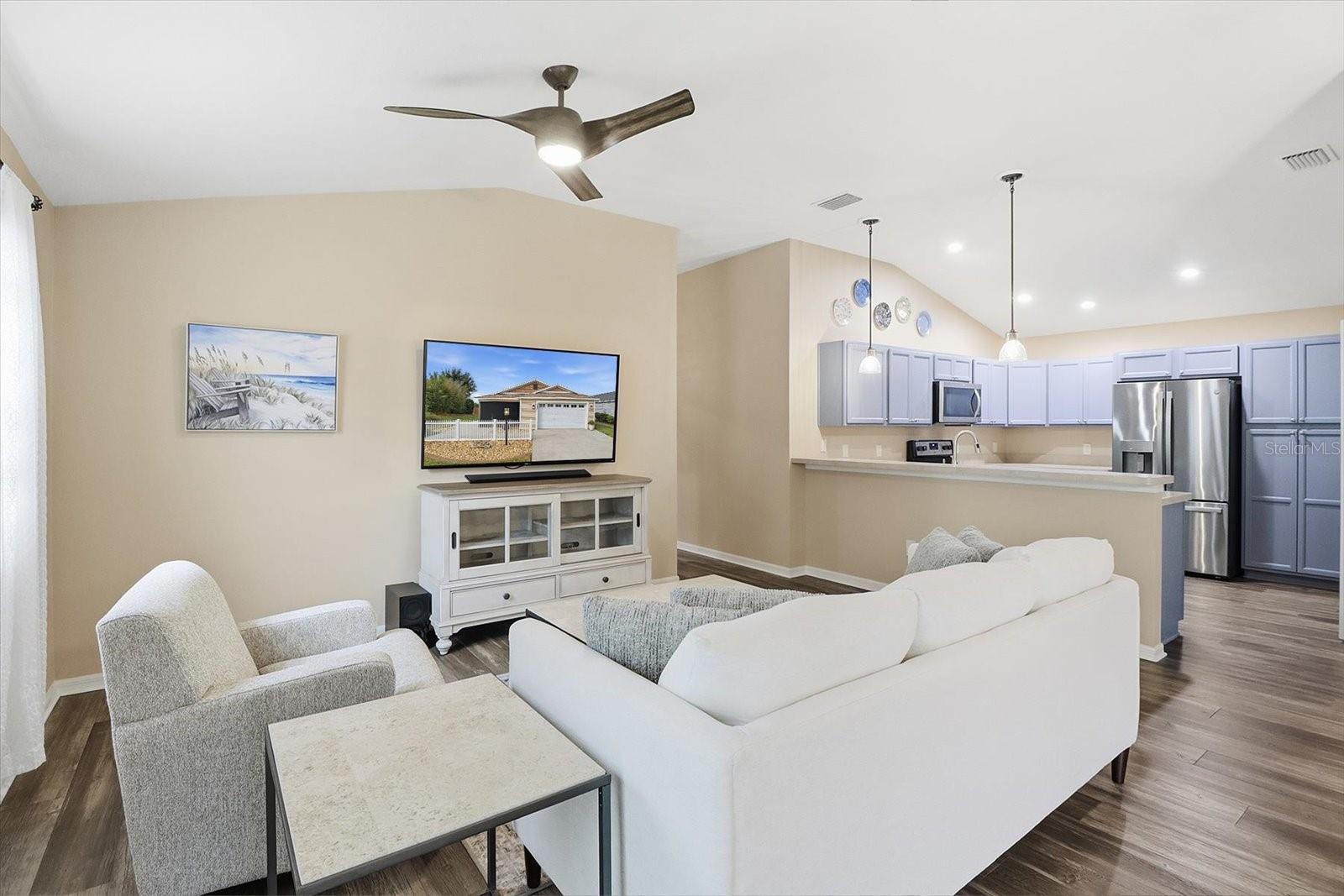 Image 6 of 44 For 5694 Moon Flower Place