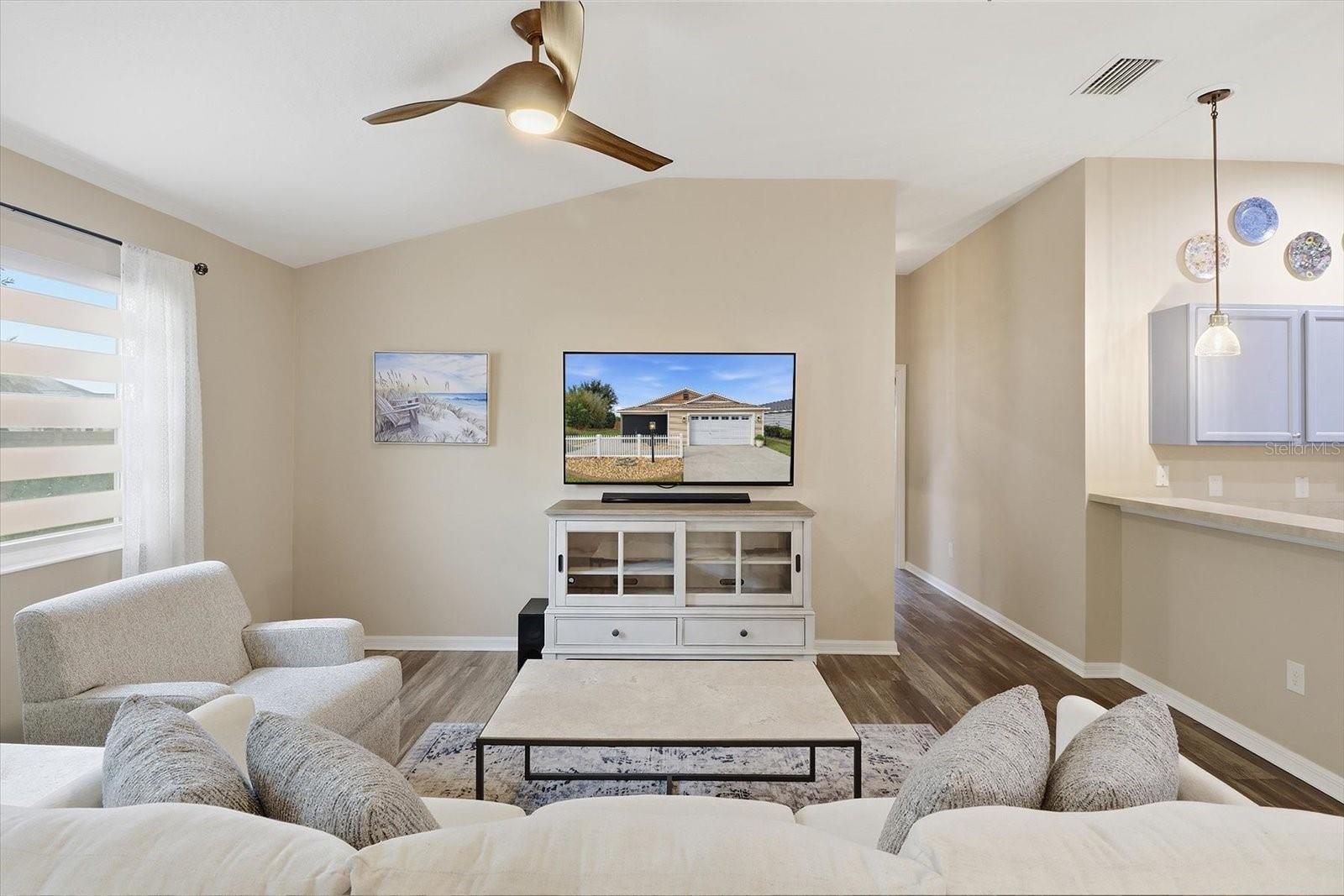 Image 7 of 44 For 5694 Moon Flower Place