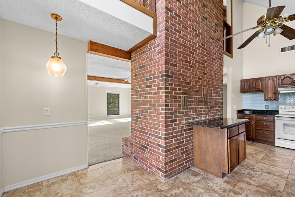 Image 13 of 79 For 19621 Lake Lincoln Lane